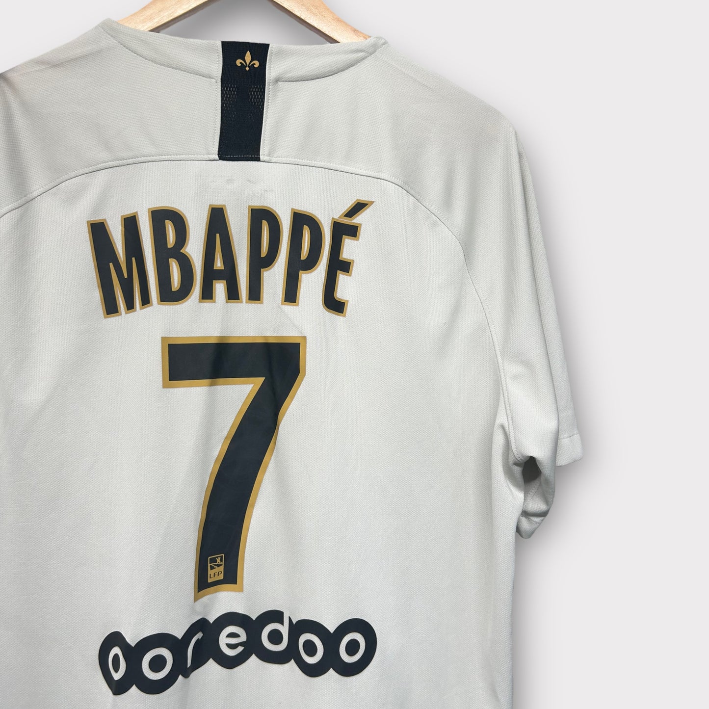 PSG 2018/19 Away Shirt - Mbappe 7 (XL)