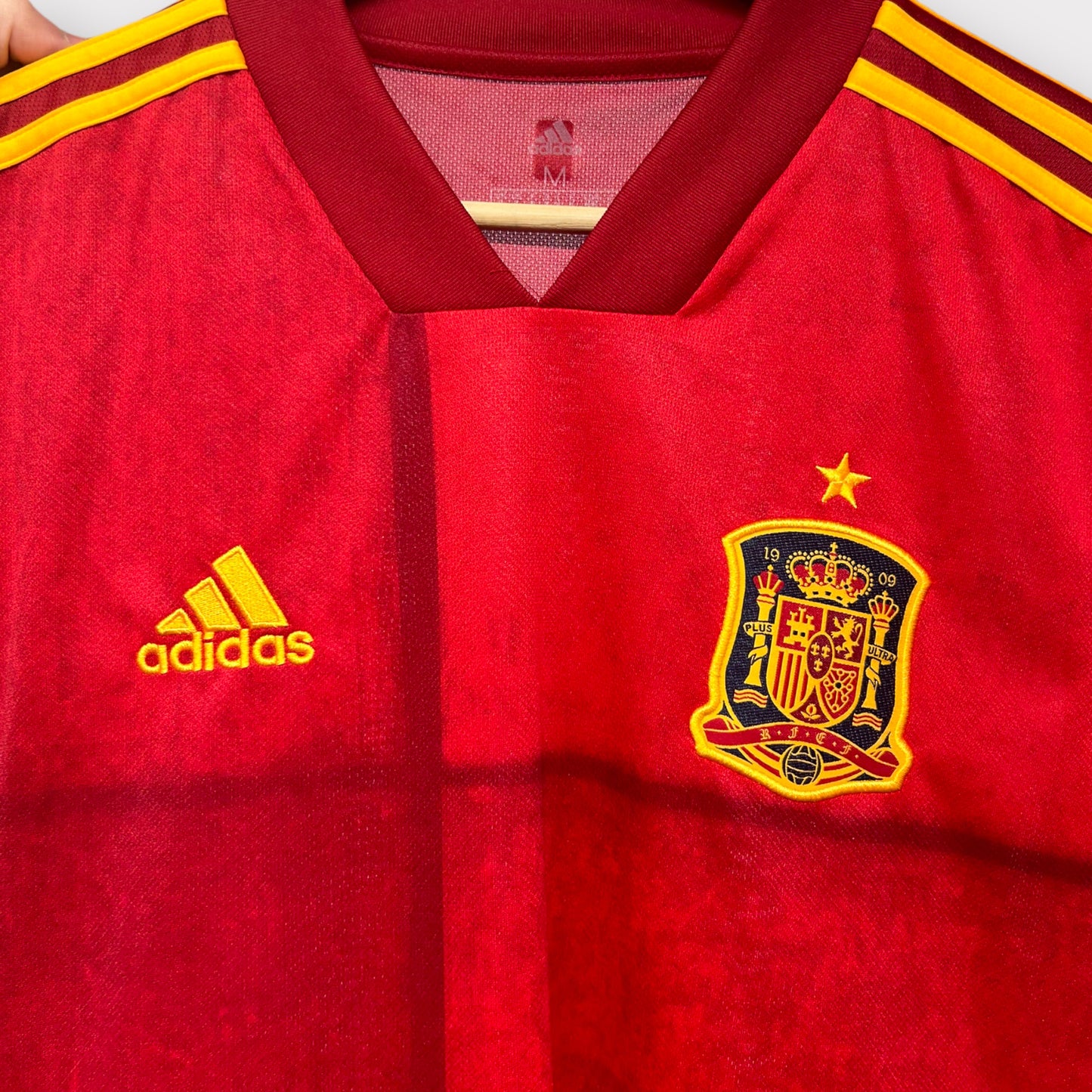 Spain 2019/20 Home Shirt (Medium)